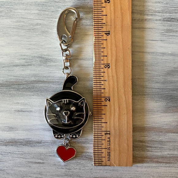 Cat Clip Charm Watch - Picture 2 of 6